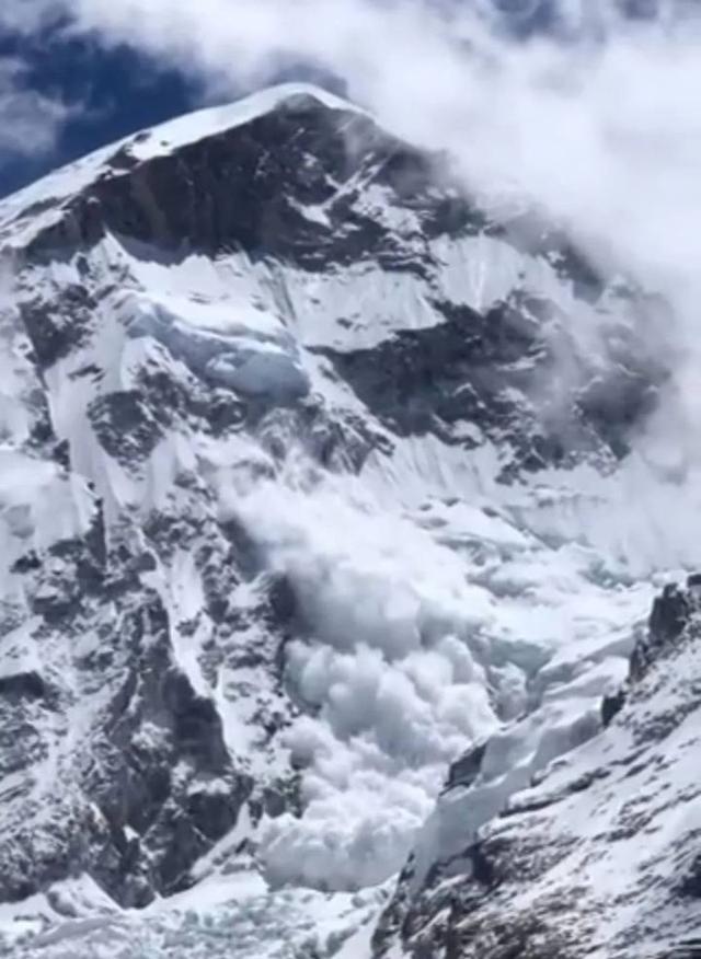 万万没想到，五一连珠峰都堵上了！网友：下一步就是外太空了 第6张
