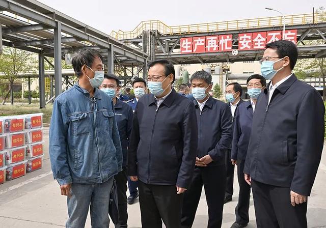 “五一”劳动节，宁夏回族自治区党委书记梁言顺带领专家暗访