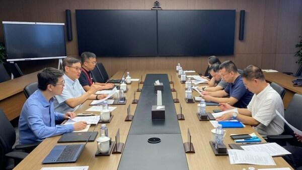 海淀区区委常委、副区长岳立一行到访软通动力