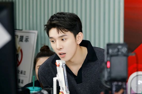 凌晨道歉！李佳琦无法共情打工人了？ 第9张