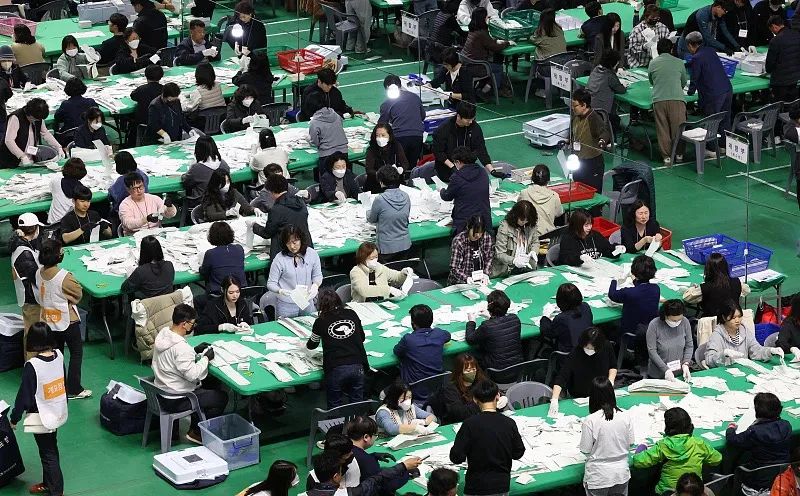尹锡悦“大败”！韩总理、总统幕僚集体辞职！李在明发声→ 第1张